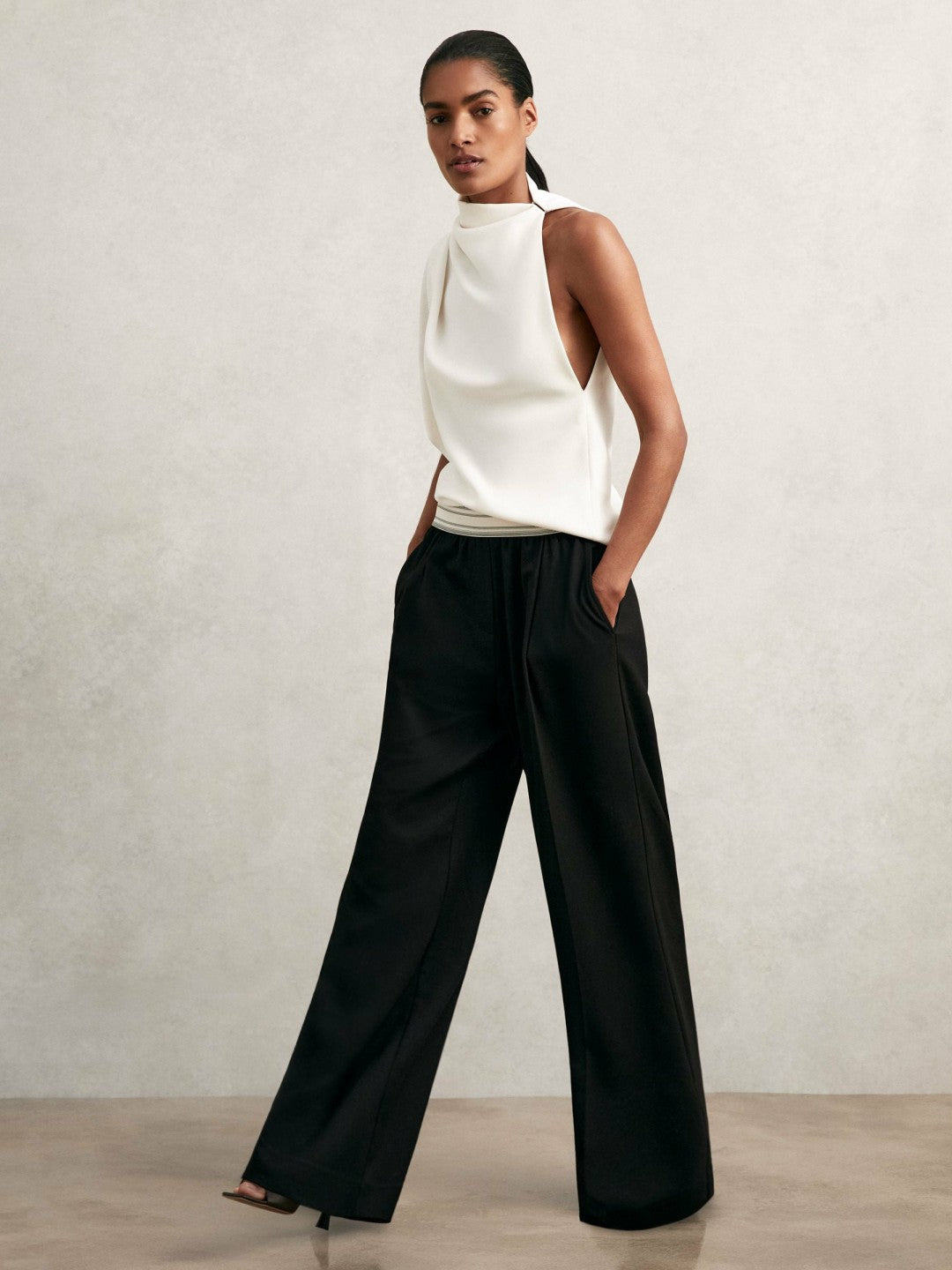 Women Petite Wide-Leg Contrast-Waistband Trousers in Black
