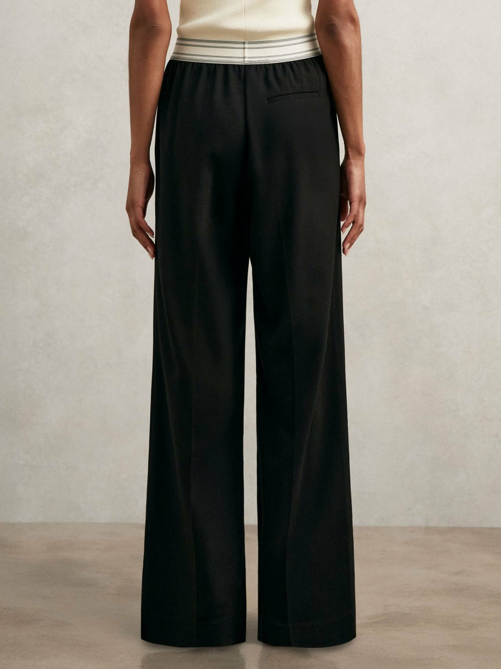Women Petite Wide-Leg Contrast-Waistband Trousers in Black