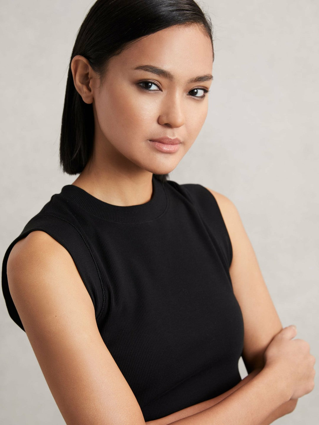Women Ribbed Ruched Waist Vest in Black