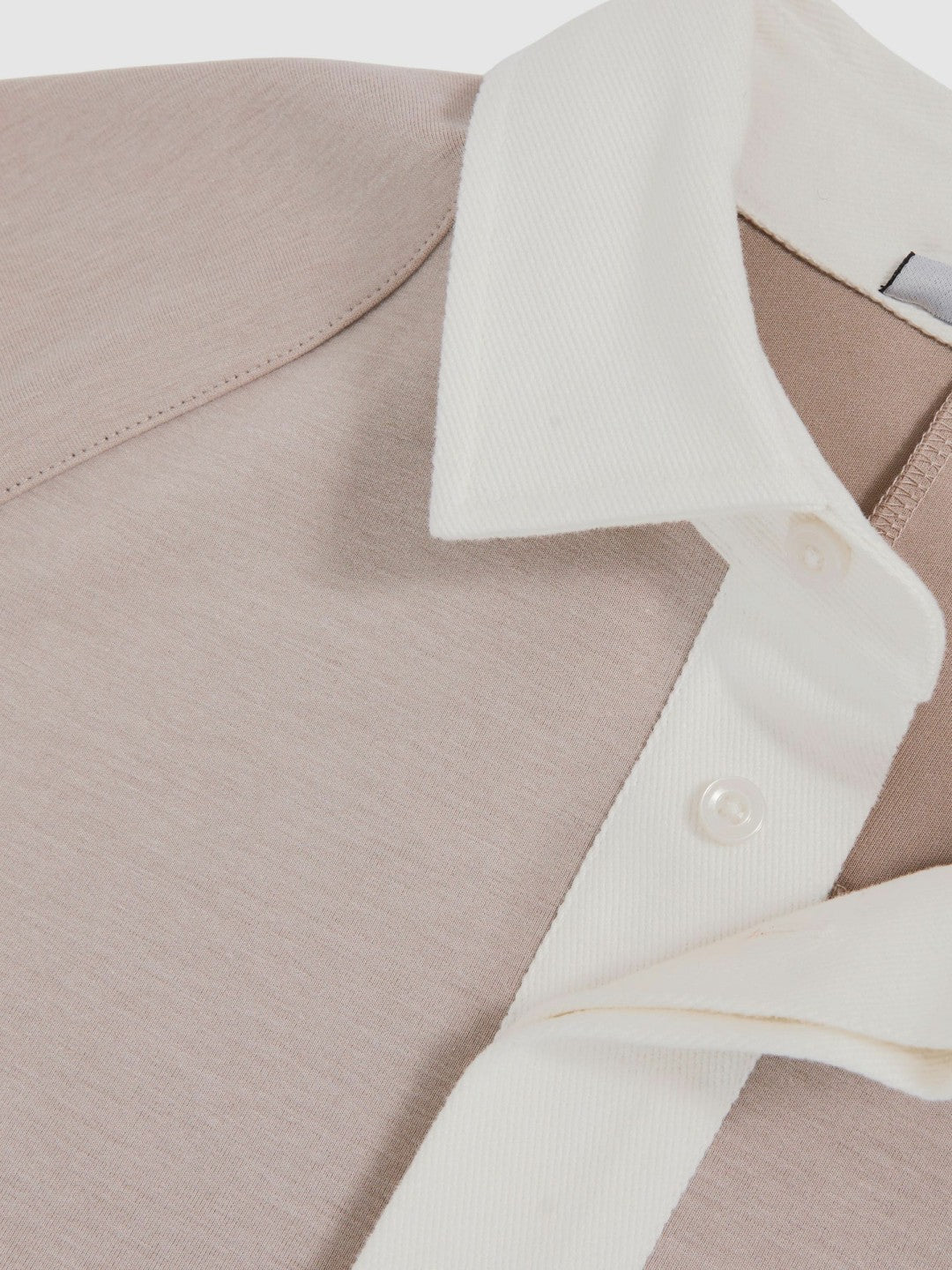 Men Colour Block Rugby Shirt in Oatmeal/White
