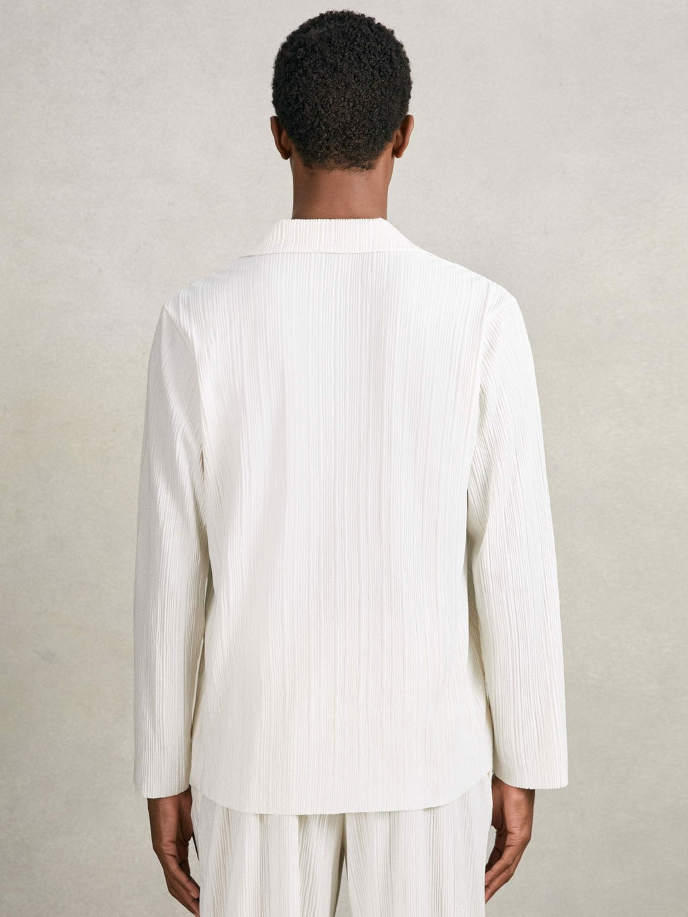 Men Plissé Cuban-Collar Long-Sleeve Shirt in Off White