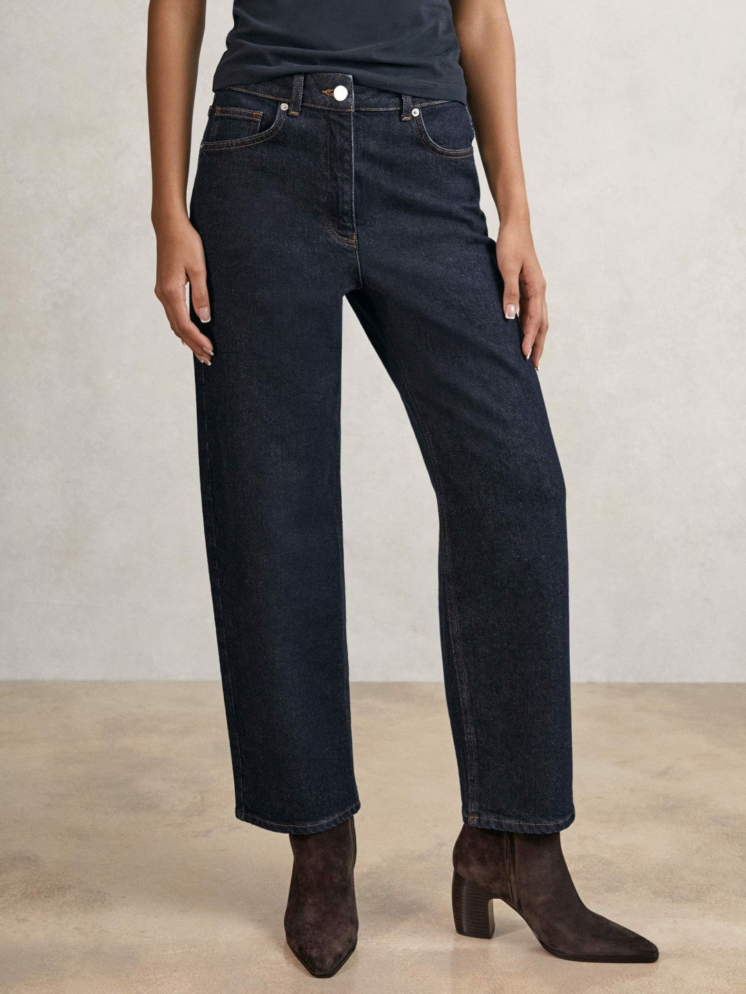 Women Petite Mid-Rise Straight-Leg Jeans in Dark Blue
