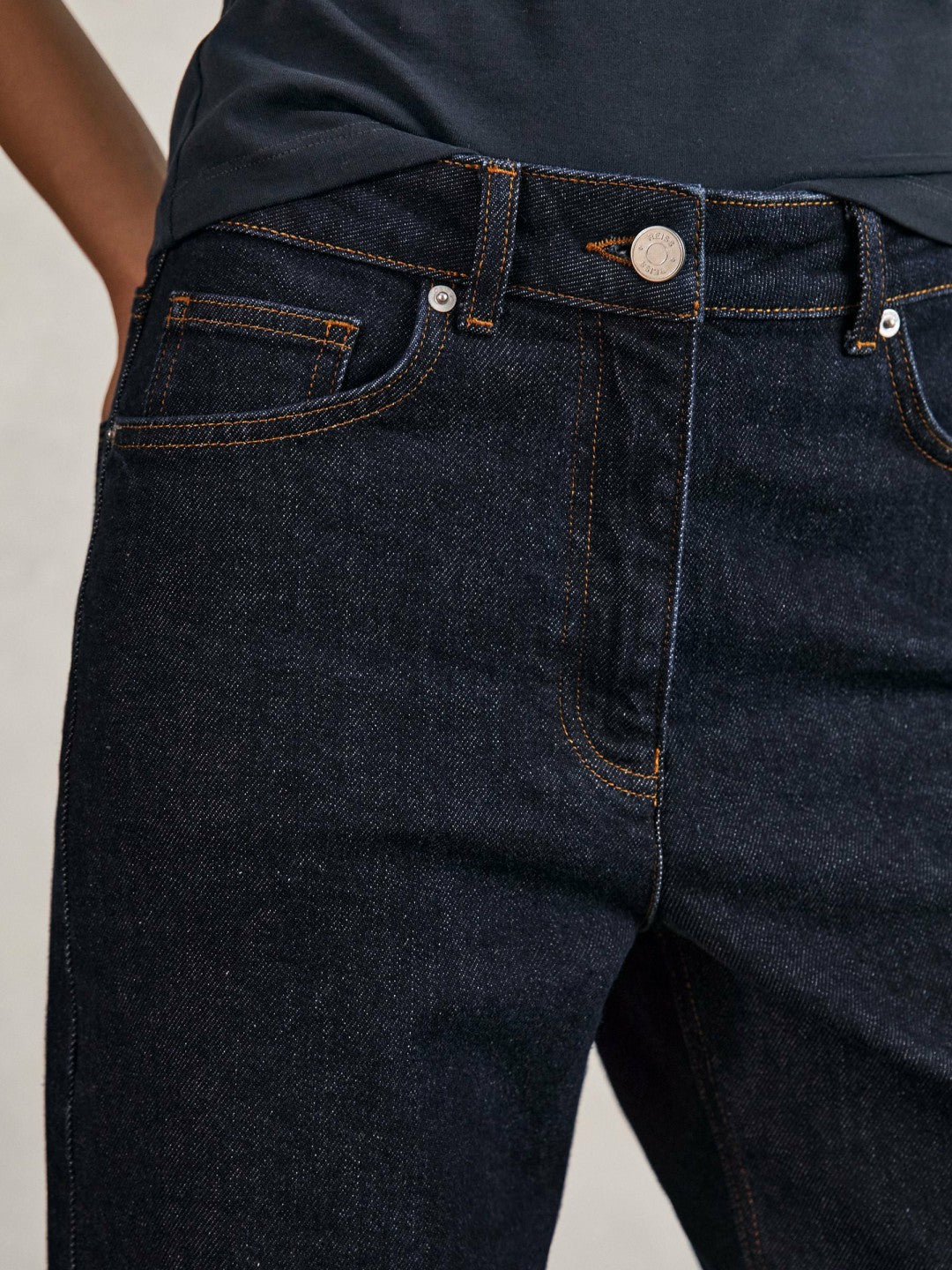 Women Petite Mid-Rise Straight-Leg Jeans in Dark Blue