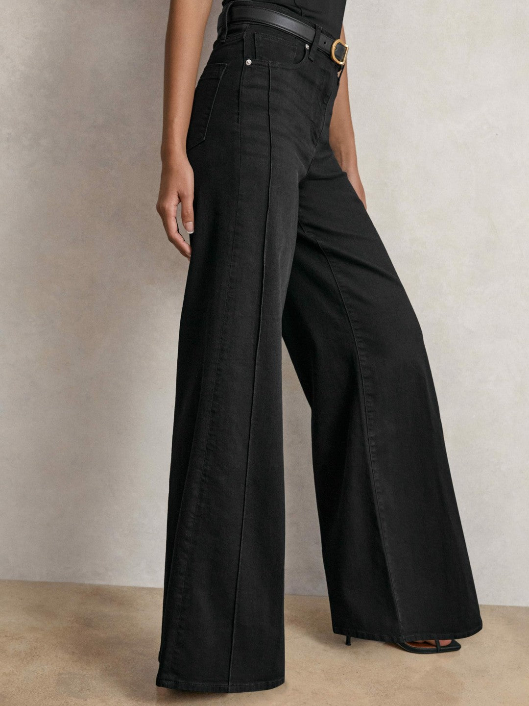 Women Petite Stretch-Cotton Wide-Leg Jeans in Black