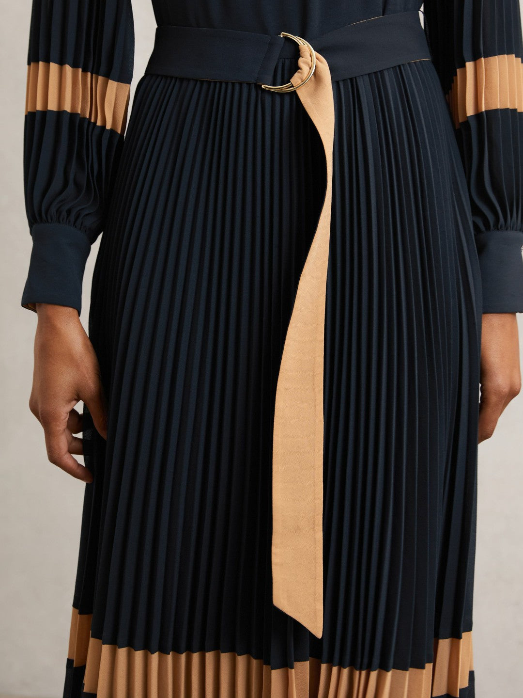 Women Colour-Block Pleated Midi Dress in Navy/Camel