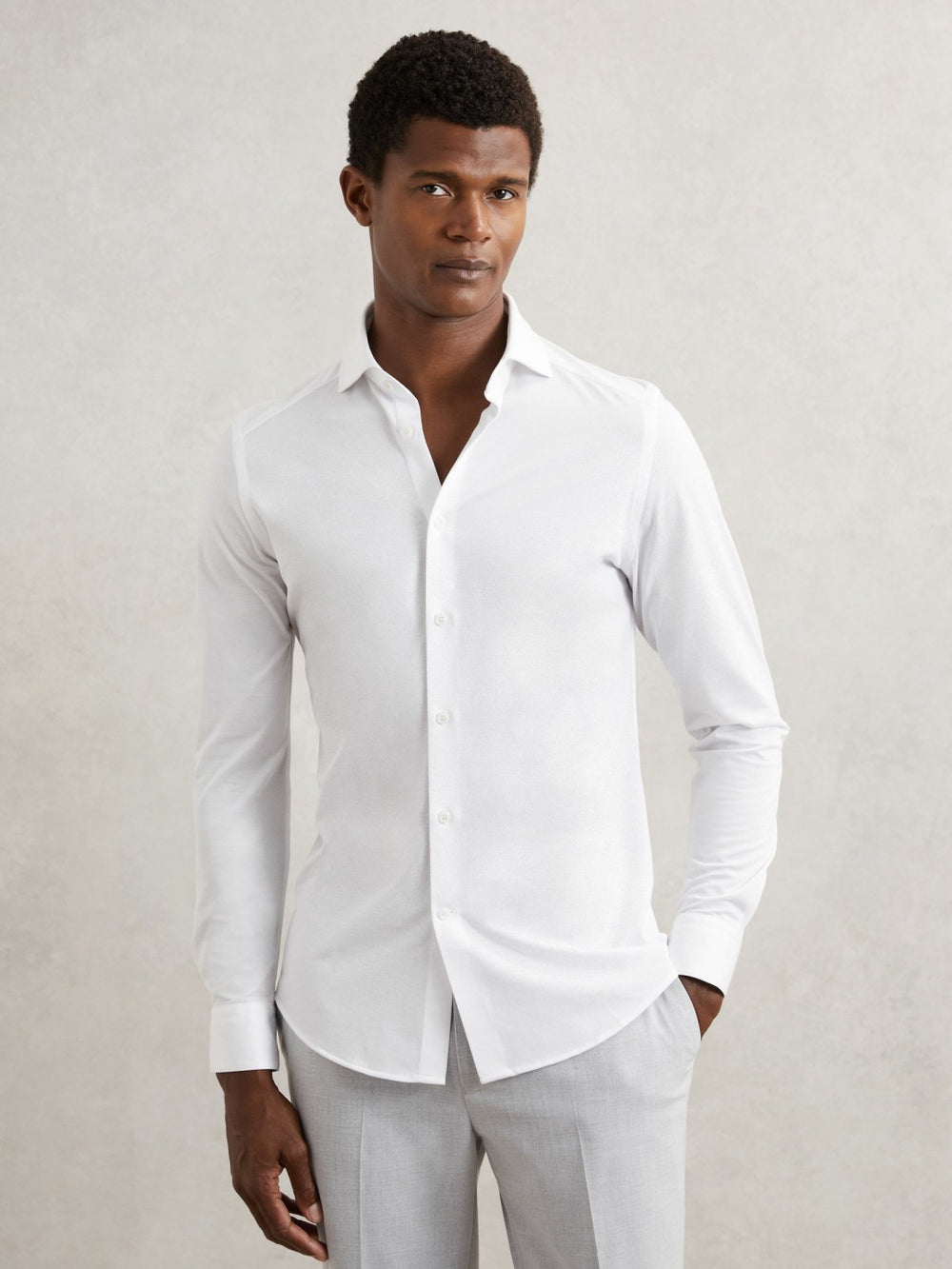 Men Cotton-Blend Jersey Cutaway-Collar Shirt in White