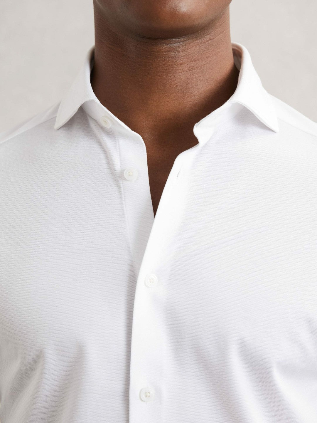 Men Cotton-Blend Jersey Cutaway-Collar Shirt in White