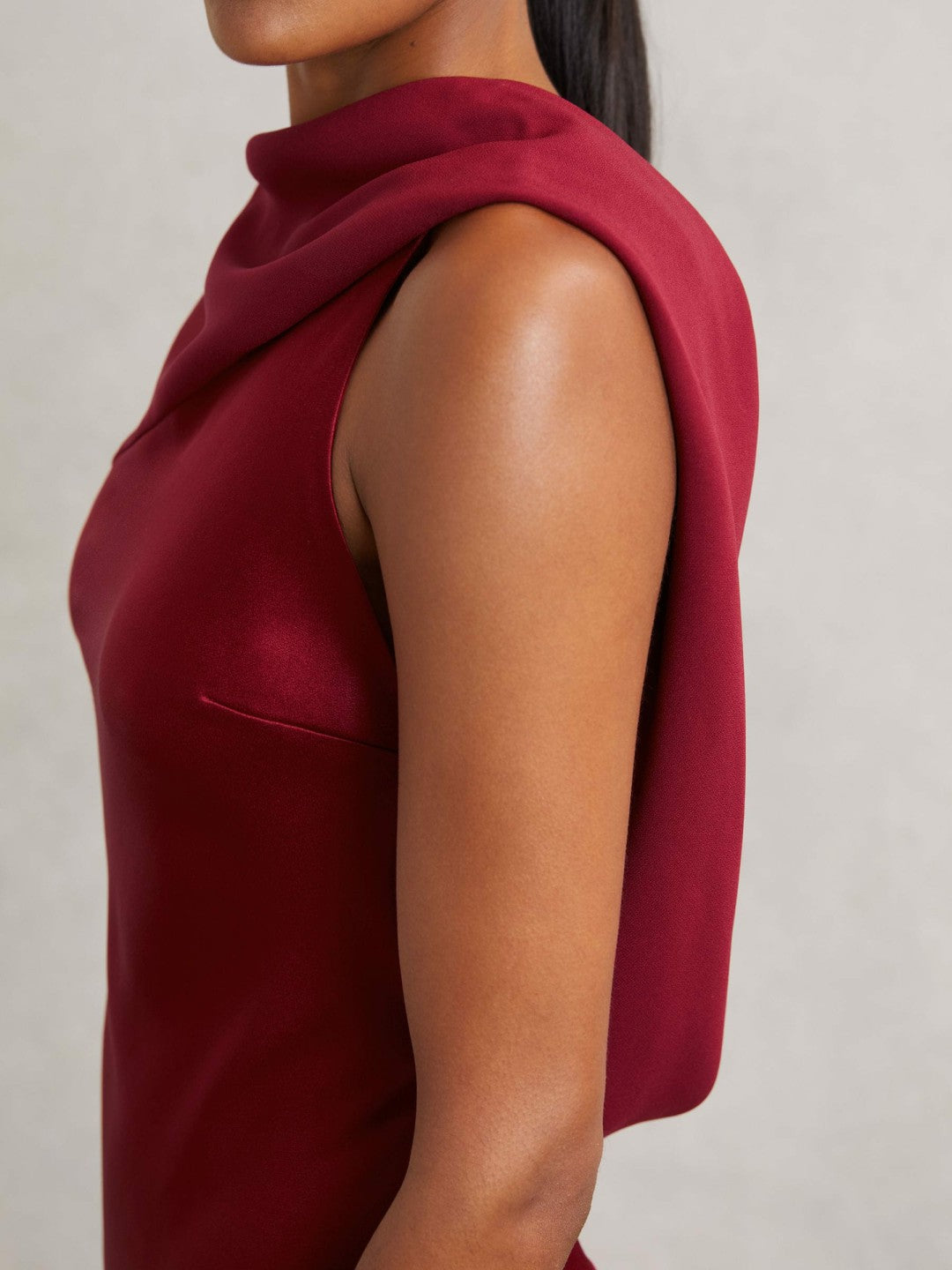 Women Back Detail Midi Dress in Red