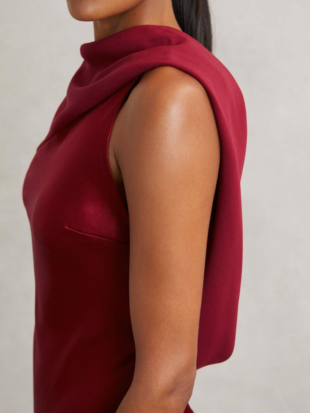 Women Back Detail Midi Dress in Red